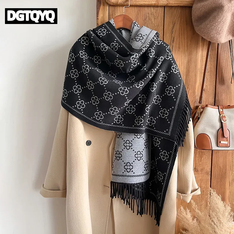 Go Ethnic Fashion - カシミヤ製、冬用、女性向け、暖かく厚手のパシュミナ、エスニック調の花柄プリント、防寒・防風、ブランケットとしても使えるショール。